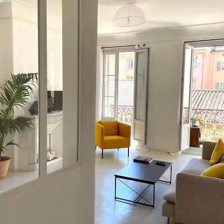 Apartment Agreable Et Confortable 2 Pieces Au Coeur De